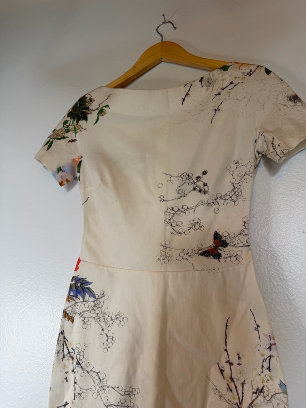 Zara Floral Print Cream Dress NWOT - Picture 3 of 5